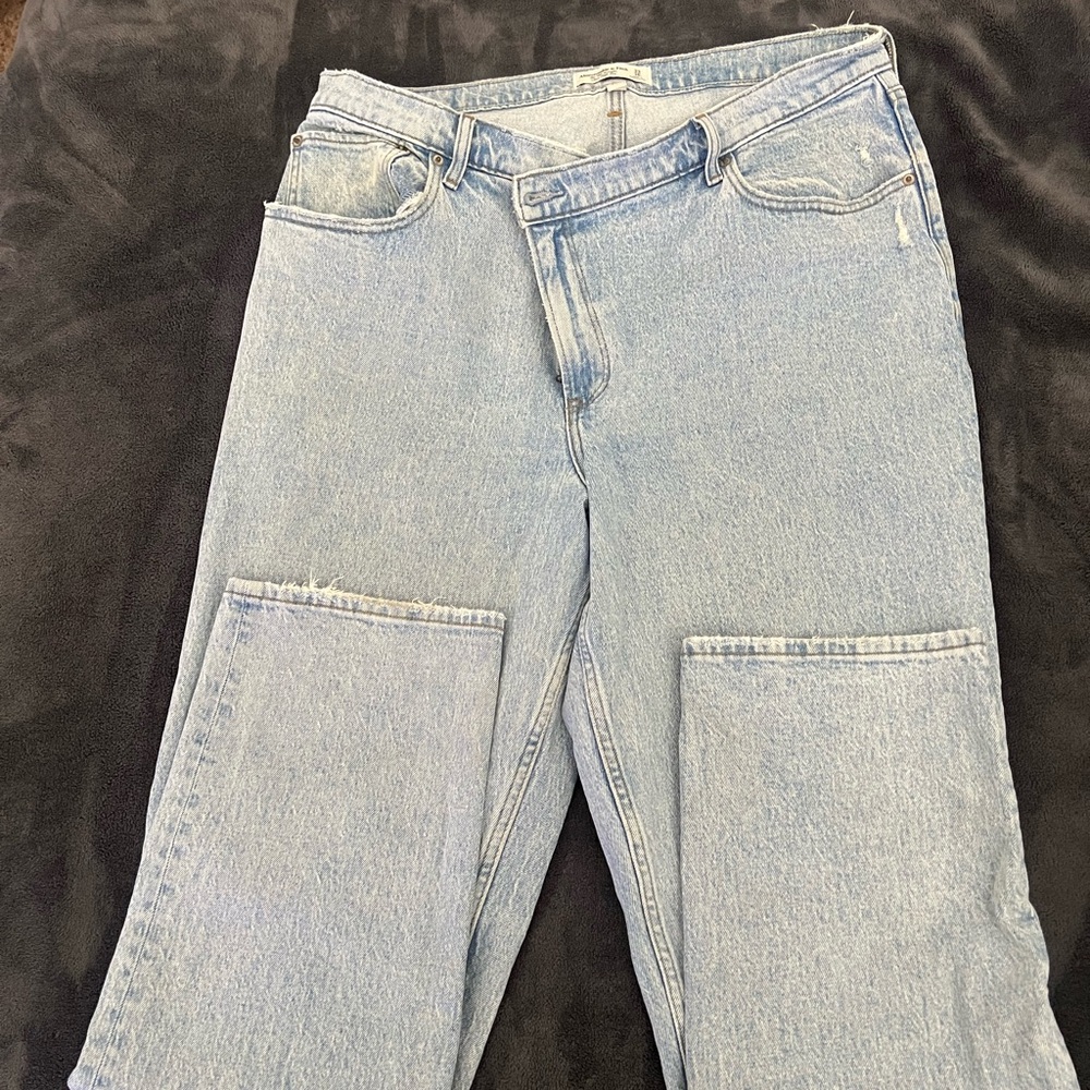 Abercrombie & Fitch Light Blue 90’s High Rise Jeans